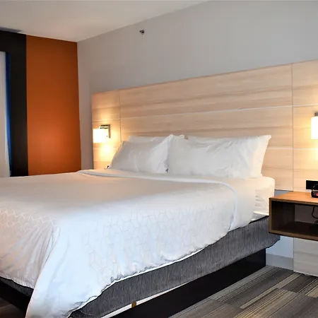 Holiday Inn Express Hotel & Suites Sedalia By Ihg-3